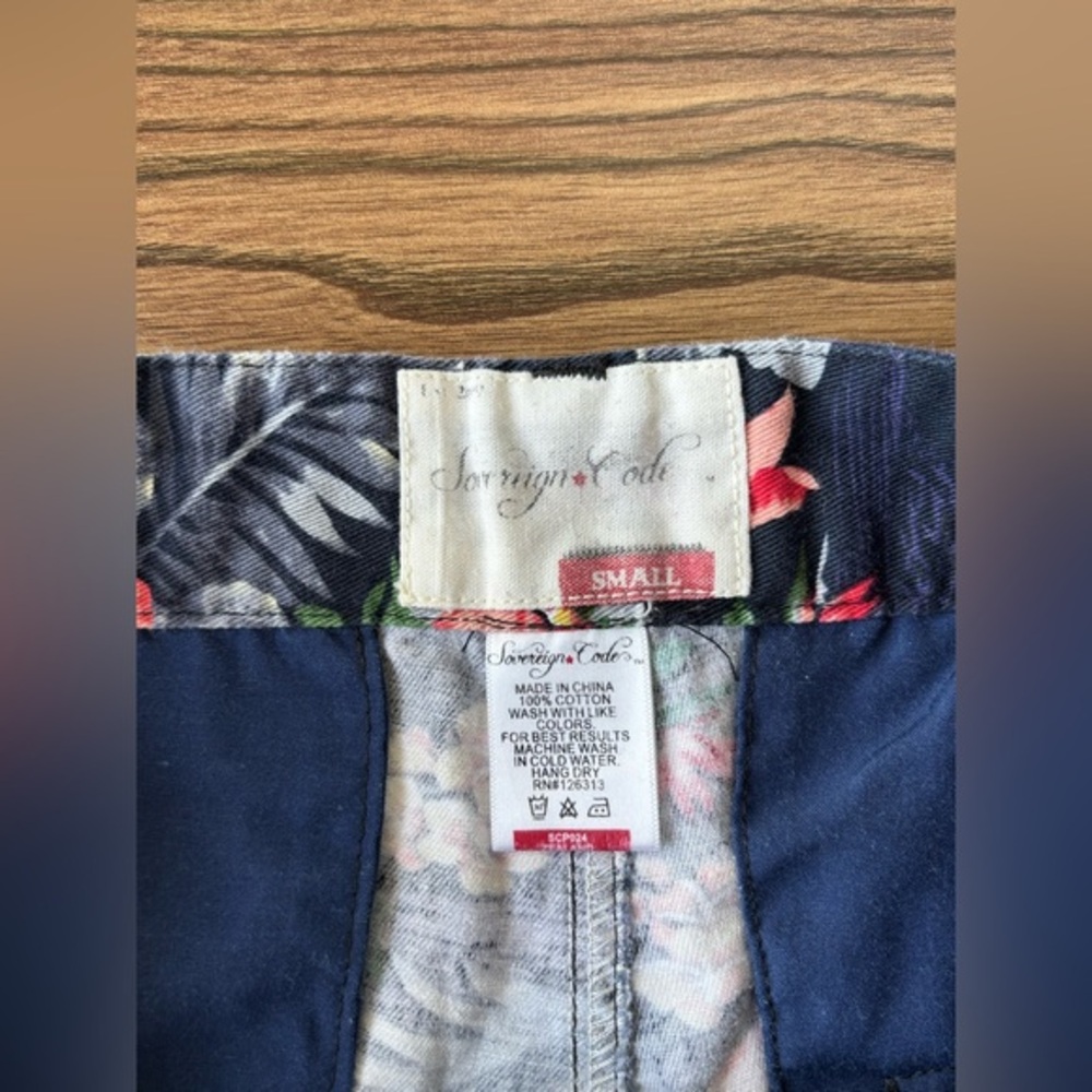 Sovereign Code Floral Print Shorts - With Pockets - Picture 3 of 5